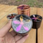 1pc, Creative Maple Leaf Pattern 63MM Grinder, Spice Grinder, Grinding Machine, Herb Grinder, Spice Crusher, Kitchen Supplies, Christmas Gifts, Halloween Gifts, Halloween Decoration